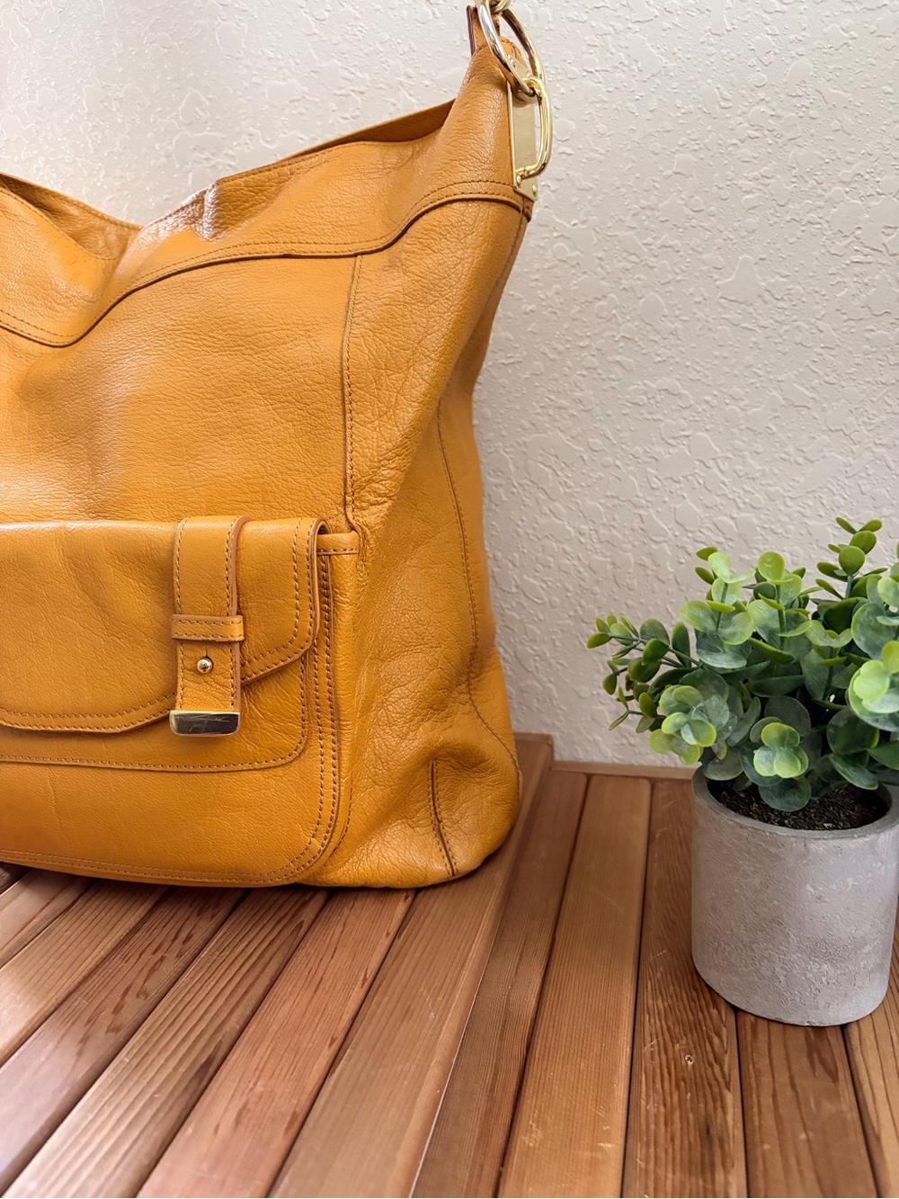 Banana Republic Yellow Pebbled Leather Hobo Shoulder Bag EUC - Picture 3 of 15
